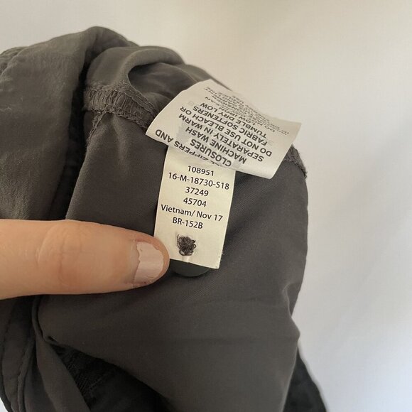 REI Co-Op Mens Cargo Shorts 40W X 30L Gray Nylon With Pockets & Belt Loops - Picture 10 of 10